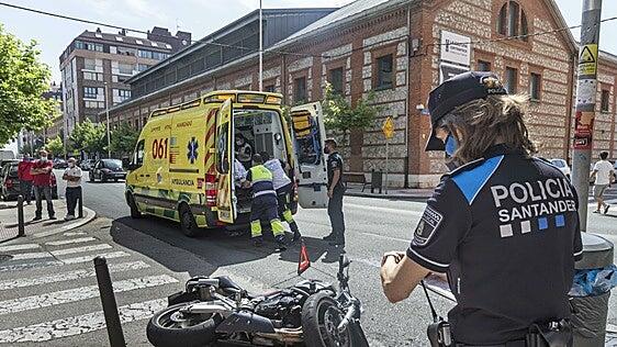 Los accidentes de moto causan más ingresos en la UCI que los de coche
