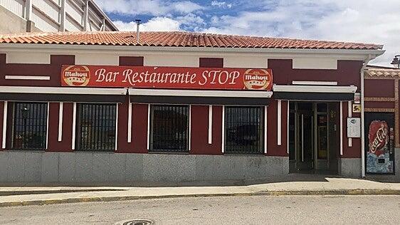 El bar de un pequeño pueblo de Toledo, único punto de cobertura móvil durante casi un mes
