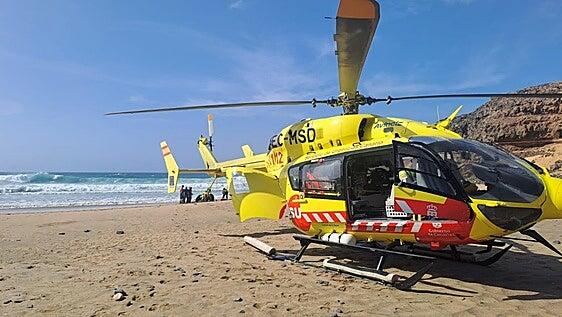 Muere un hombre de 54 años tras ser rescatado del mar en La Oliva